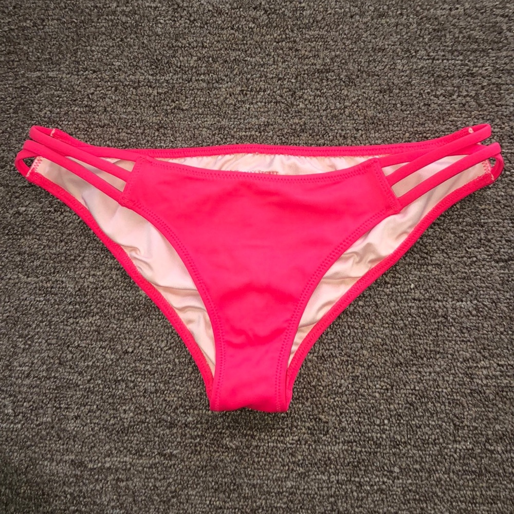 NEW WITHOUT TAGS VS Bikini Bottoms!!